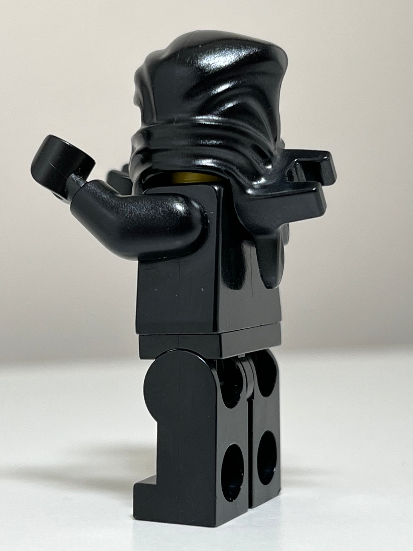 Cole - The Golden Weapons